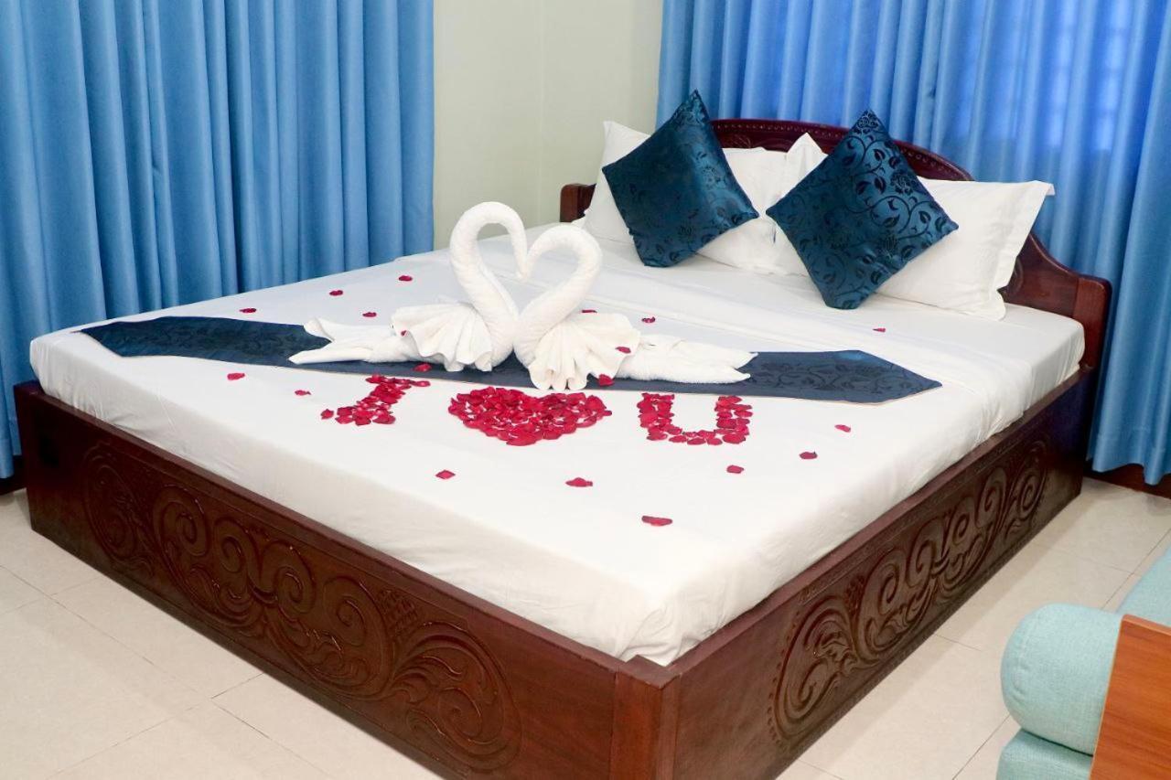 Khemra I Guesthouse กำปอต ภายนอก รูปภาพ