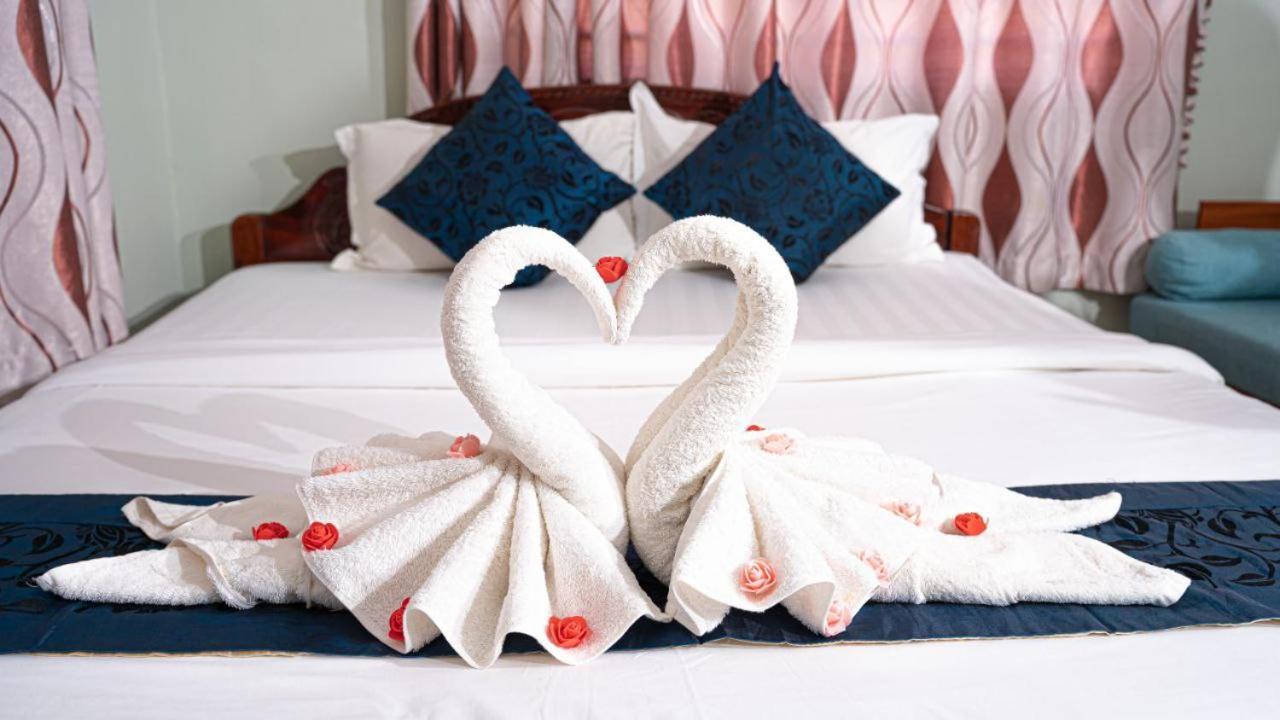 Khemra I Guesthouse กำปอต ภายนอก รูปภาพ