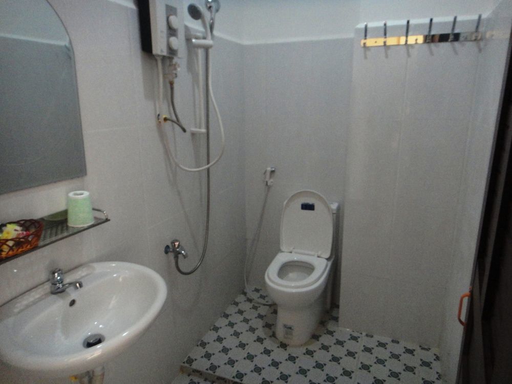Khemra I Guesthouse กำปอต ภายนอก รูปภาพ